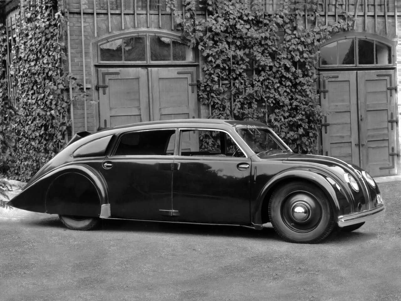 Tatra 77