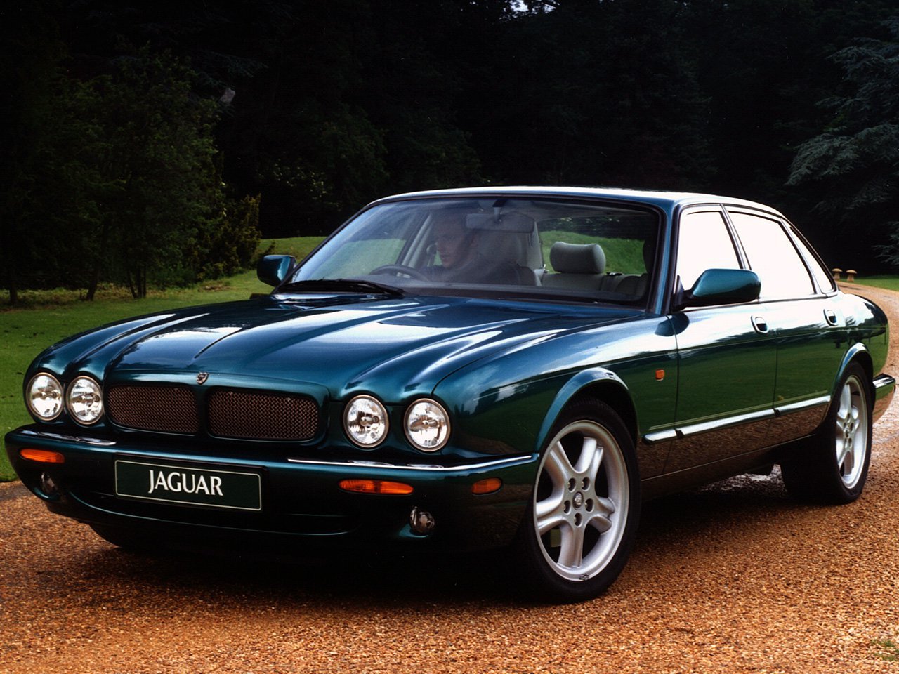 Jaguar XJR