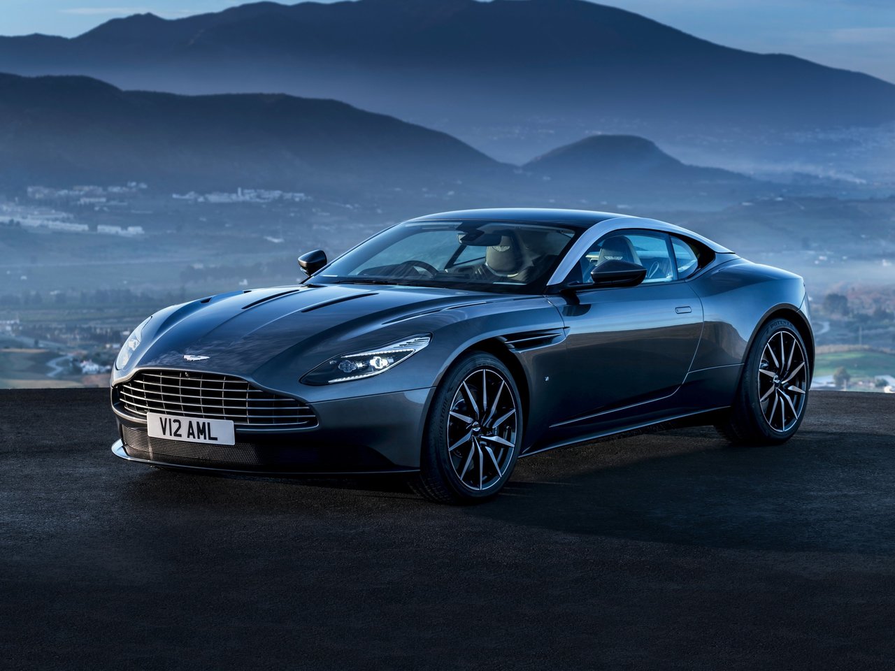 Aston Martin DB11