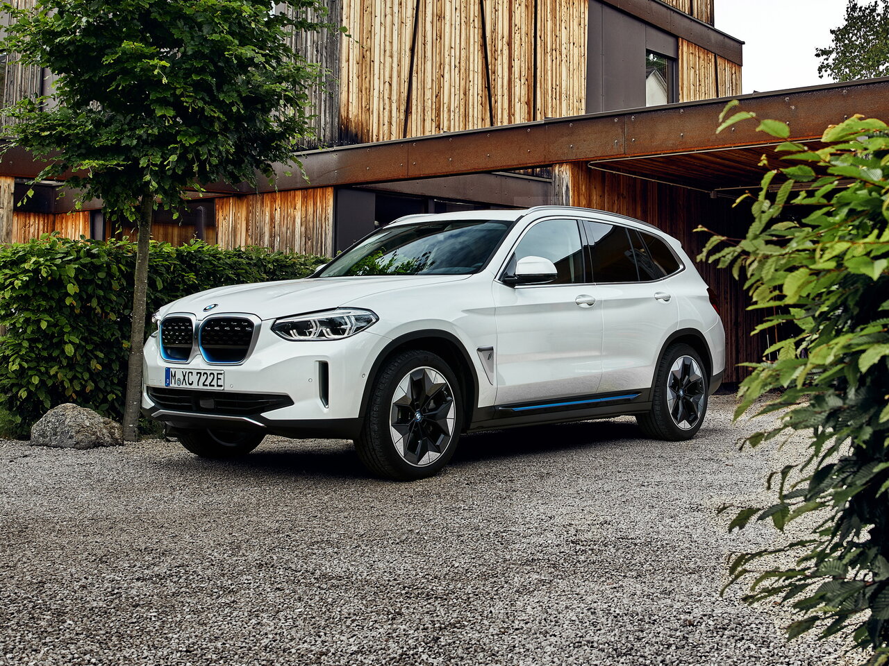 BMW iX3