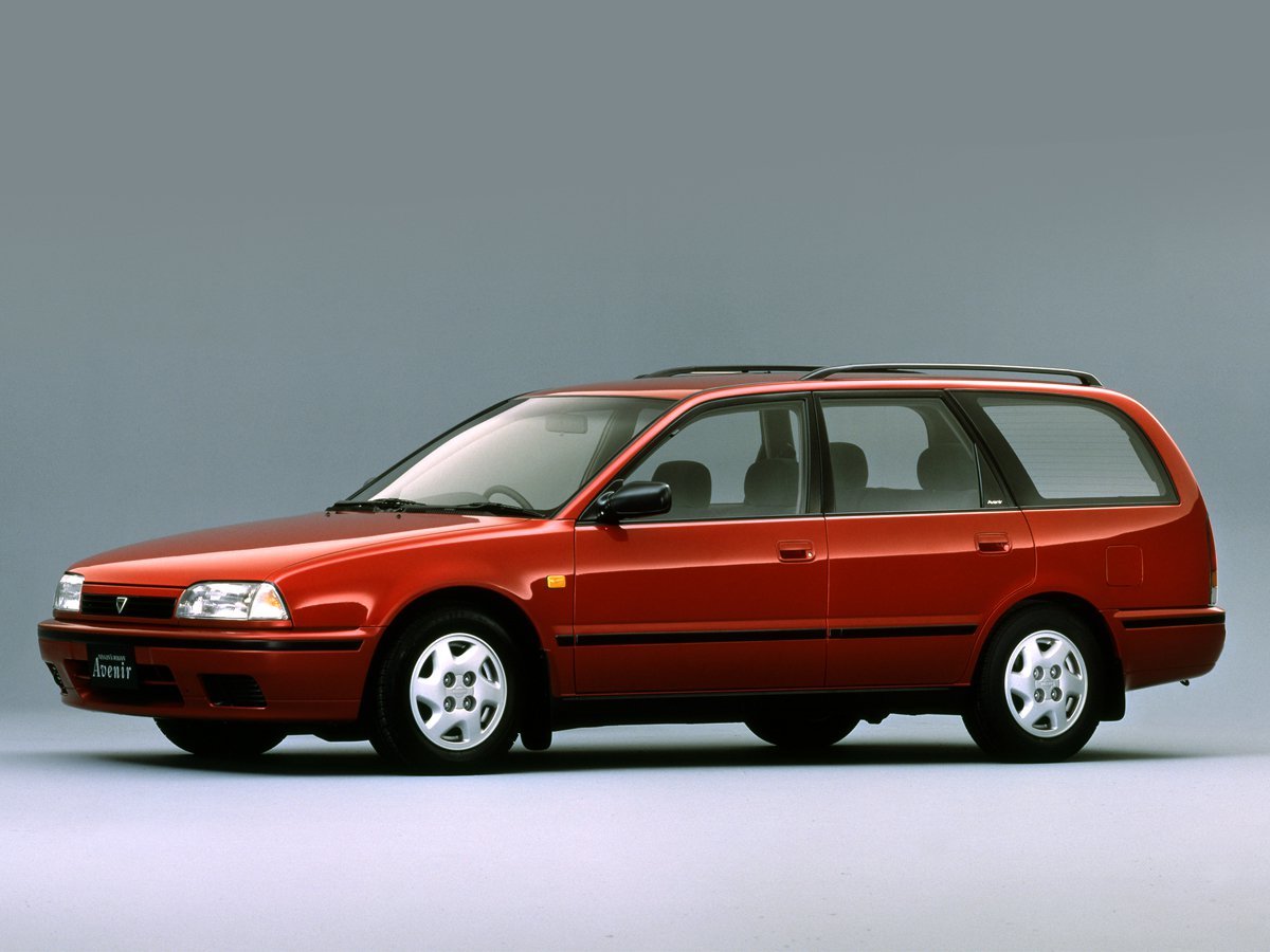Nissan Avenir