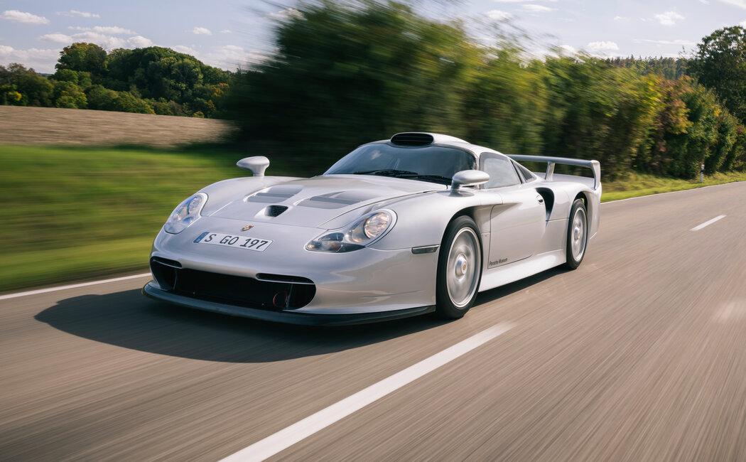 Porsche 911 GT1