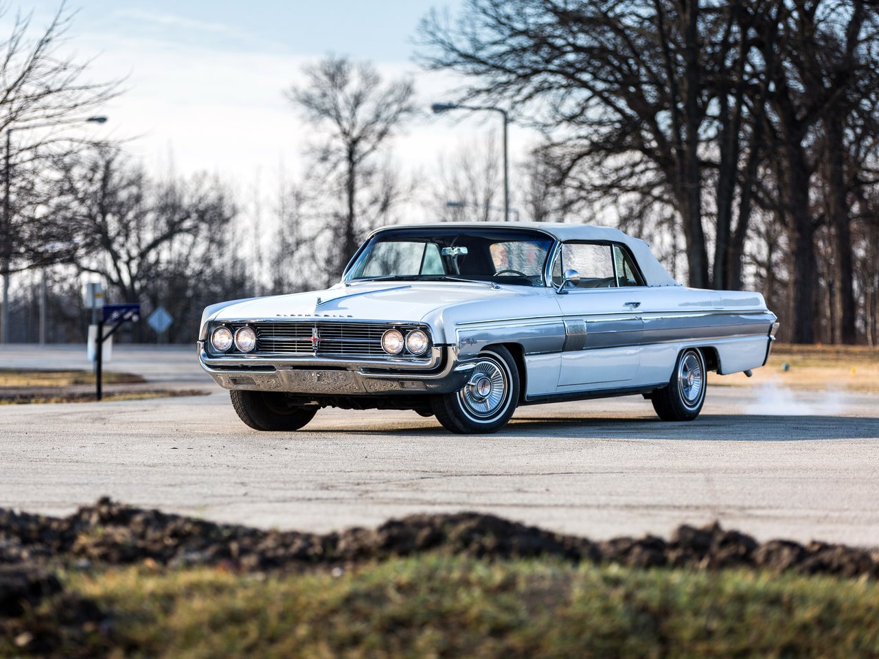Oldsmobile Starfire