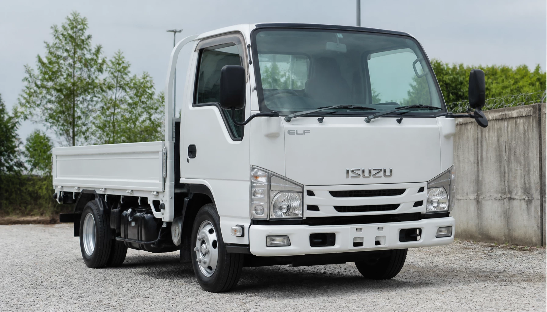Isuzu ELF KV100