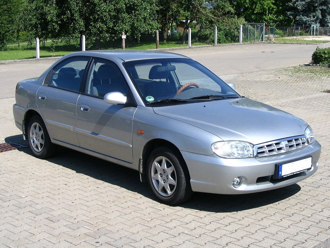 Kia Shuma