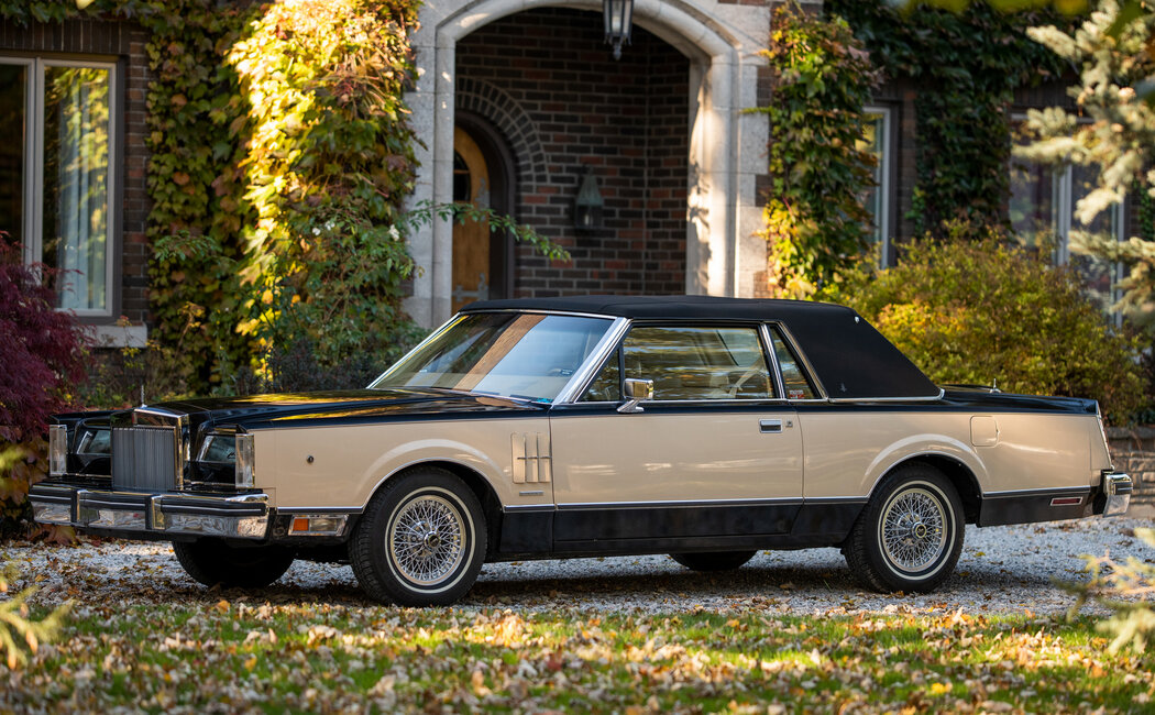 Lincoln Continental Mark