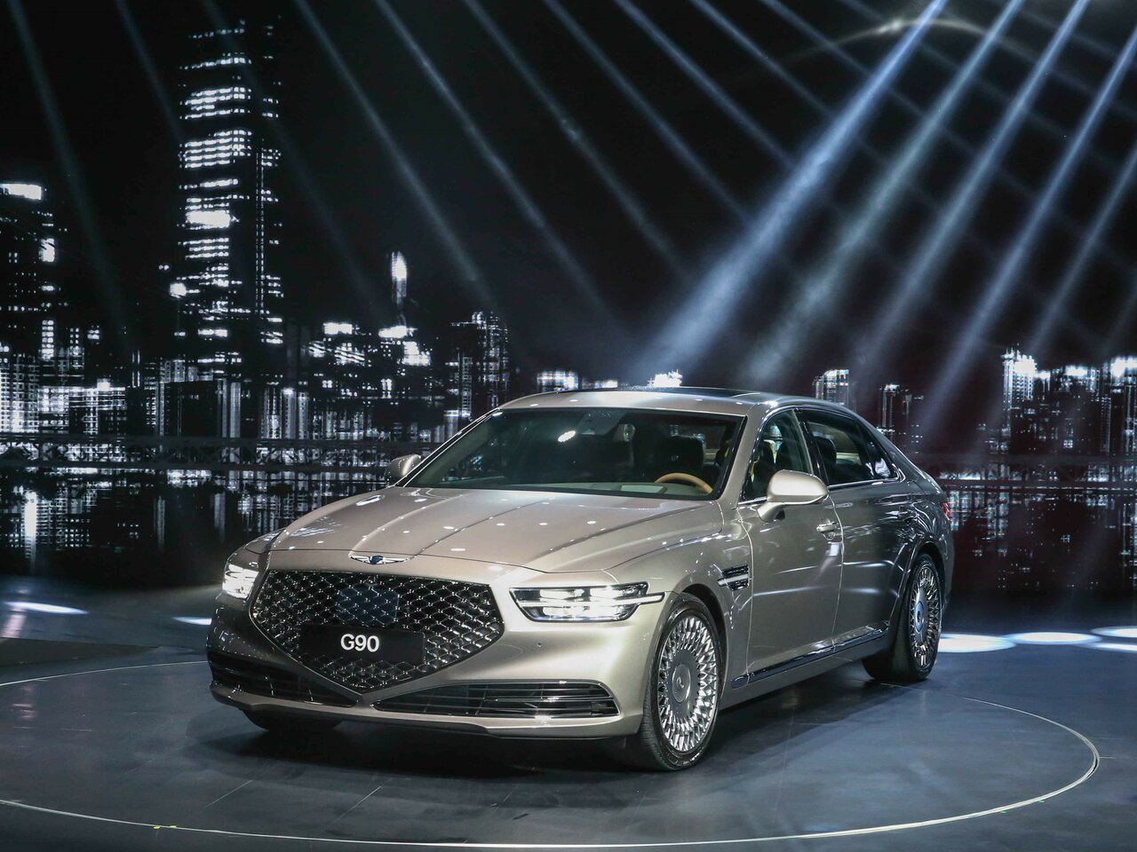 Genesis G90