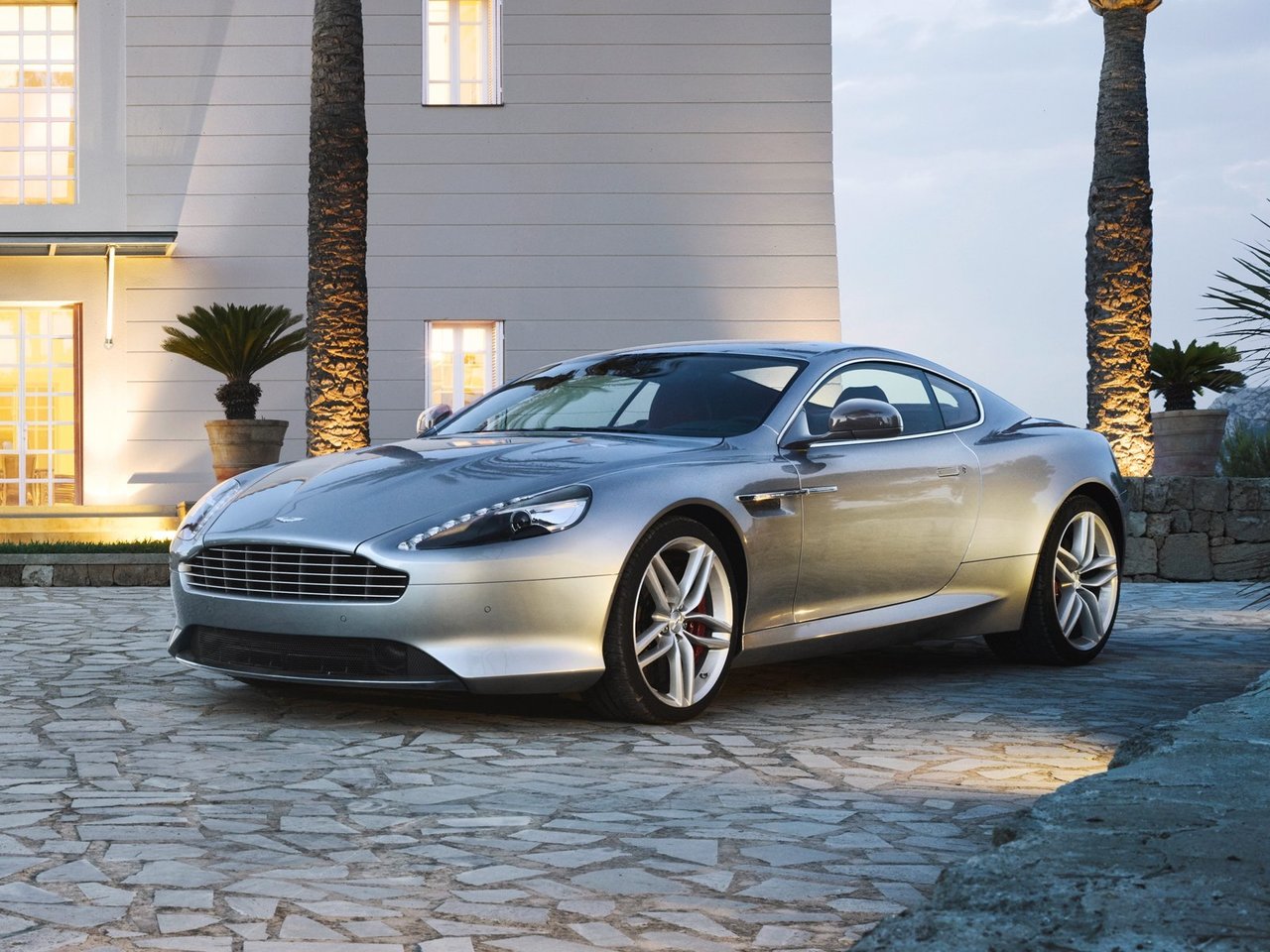 Aston Martin DB9