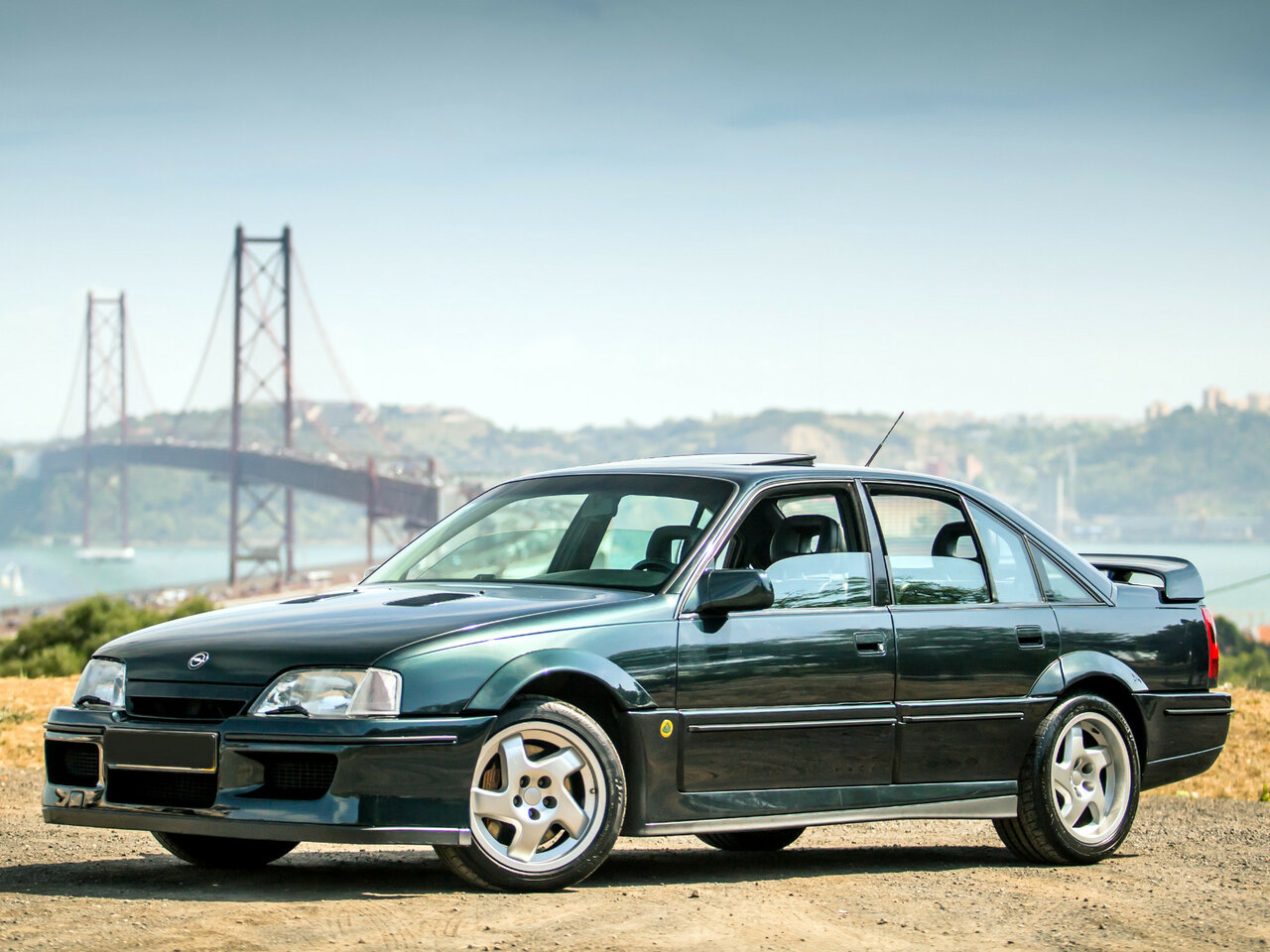Opel Lotus Omega
