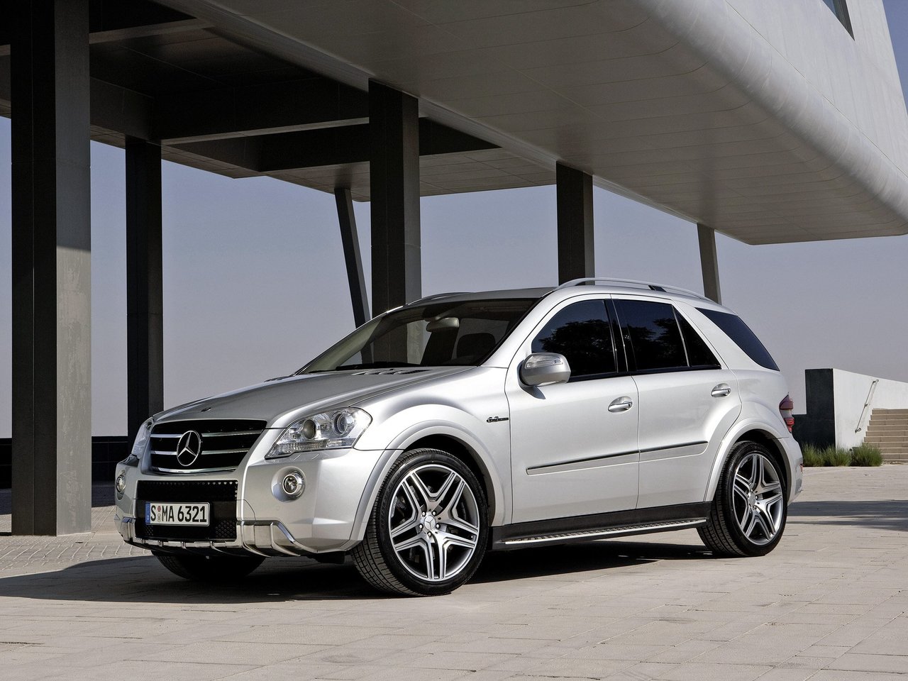 Mercedes-Benz M-Класс AMG