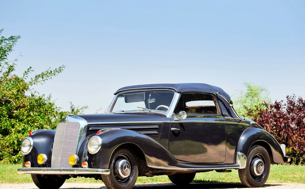 Mercedes-Benz 220 (W187)