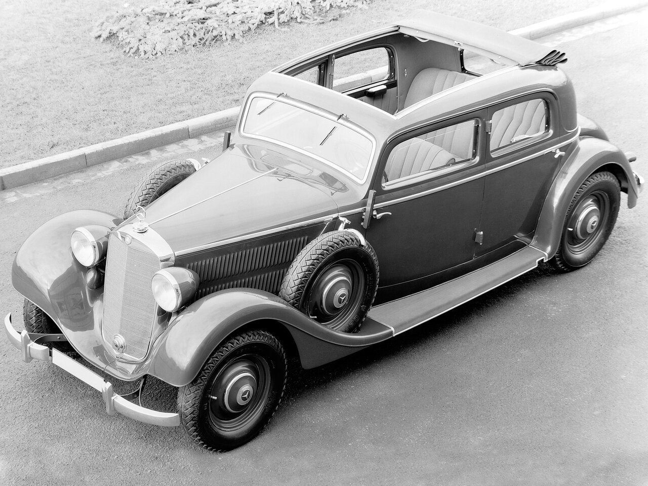 Mercedes-Benz W142