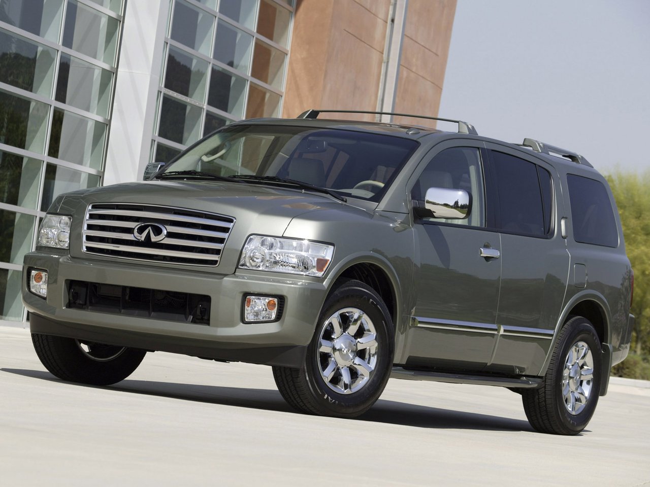 Infiniti QX56