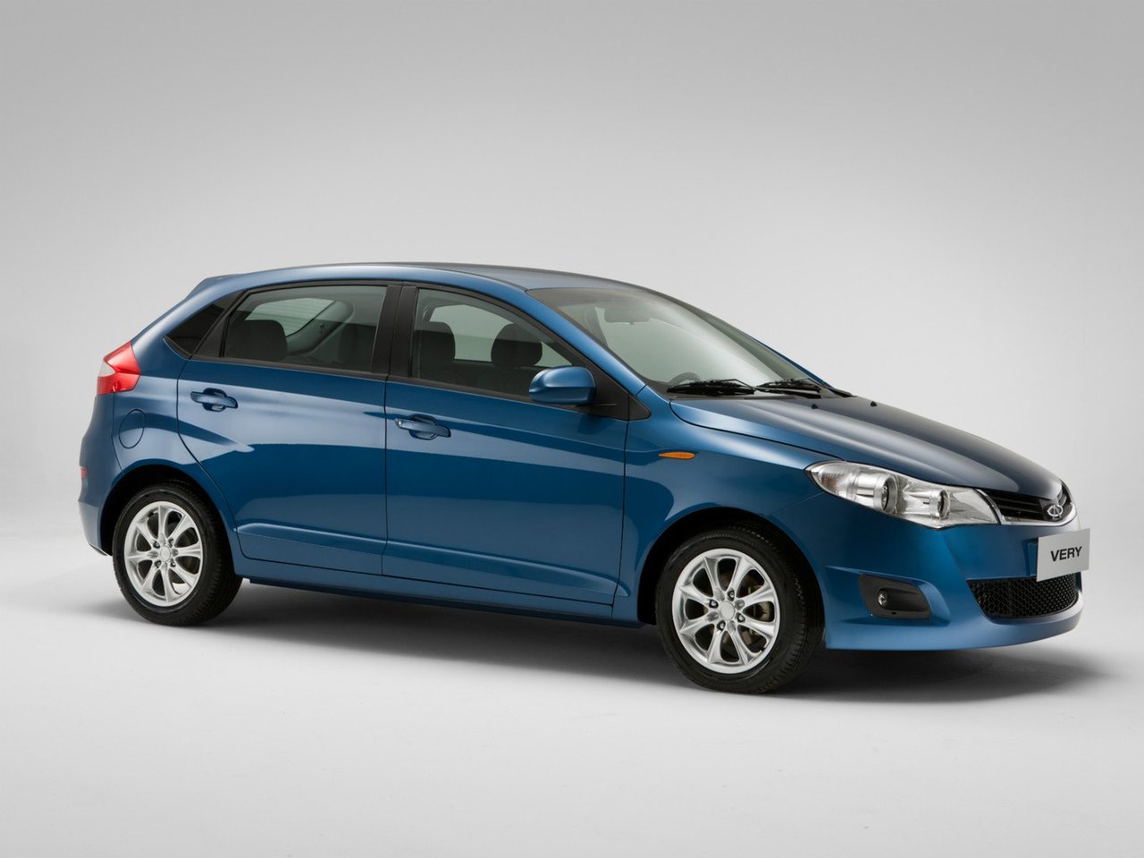 Chery Very (A13)