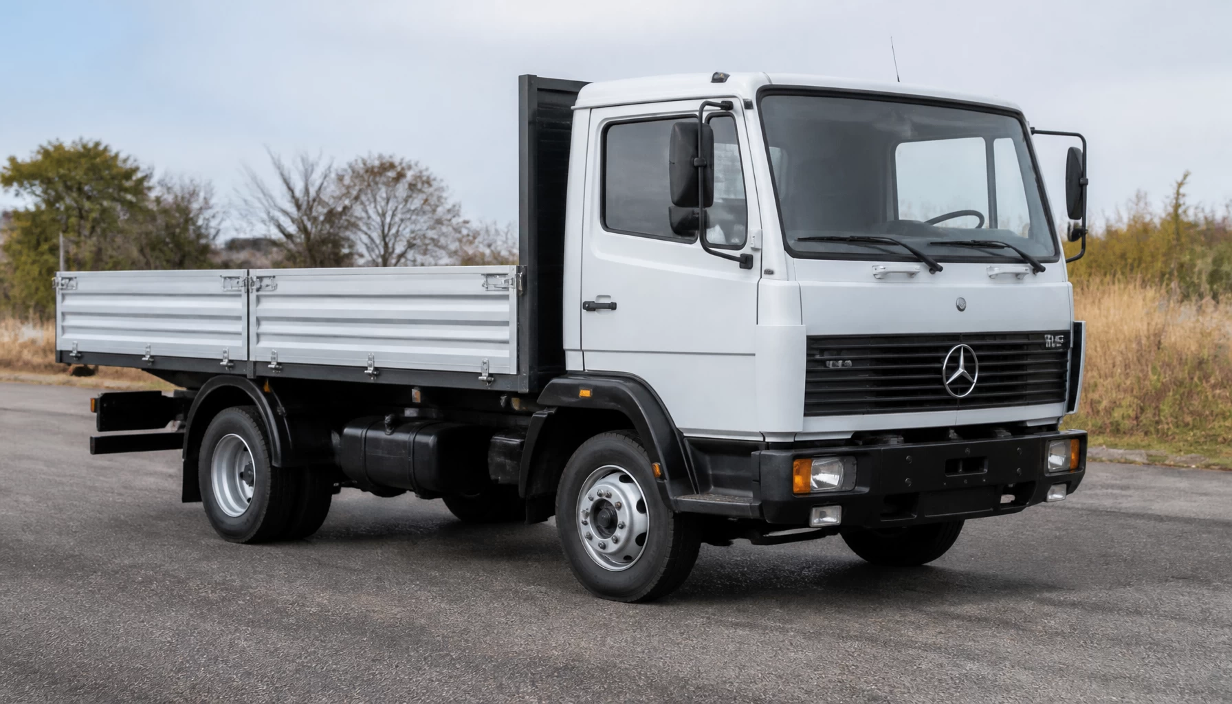 Mercedes-Benz 813