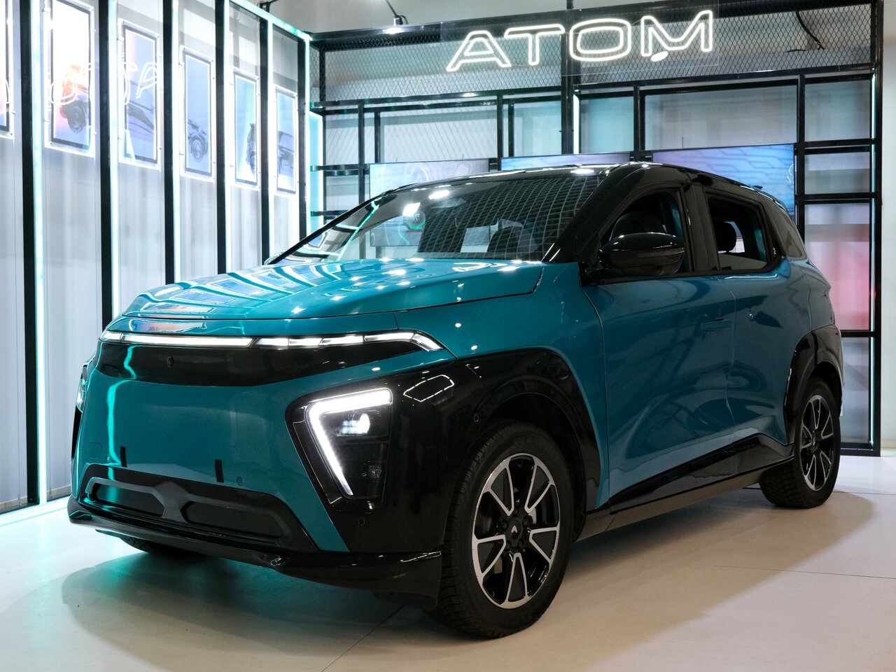 Атом Атом 01