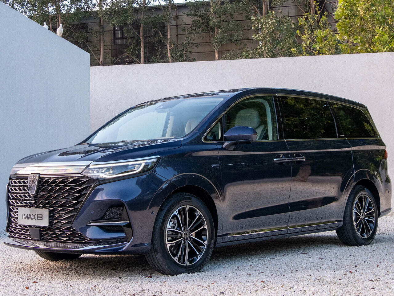 Roewe iMAX8