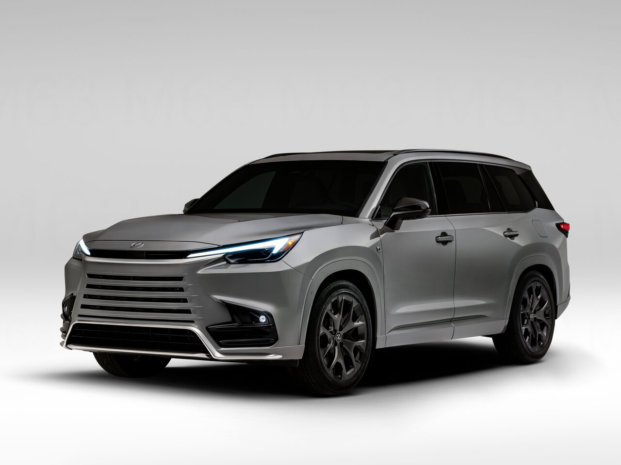 Lexus TX