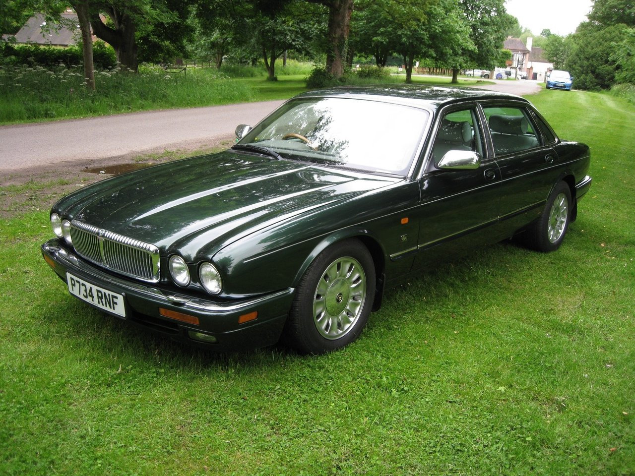 Daimler X300