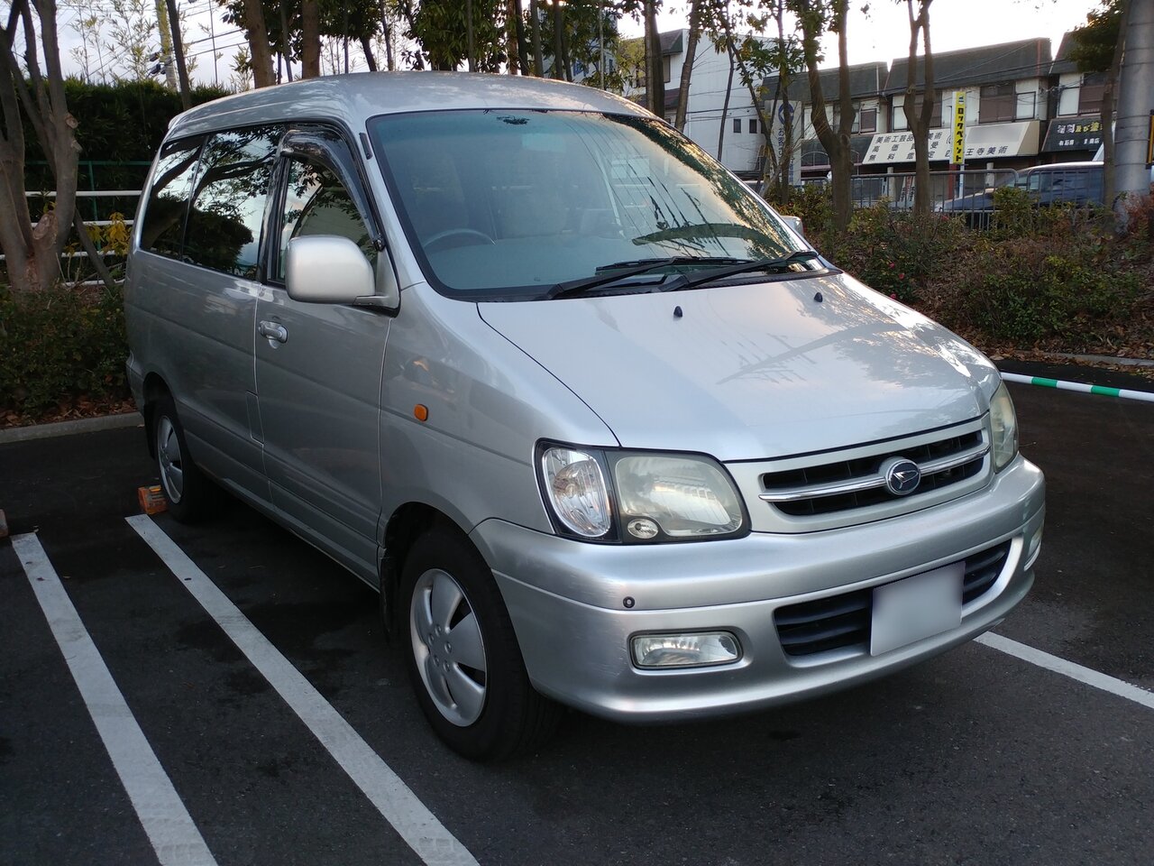 Daihatsu Delta Wagon