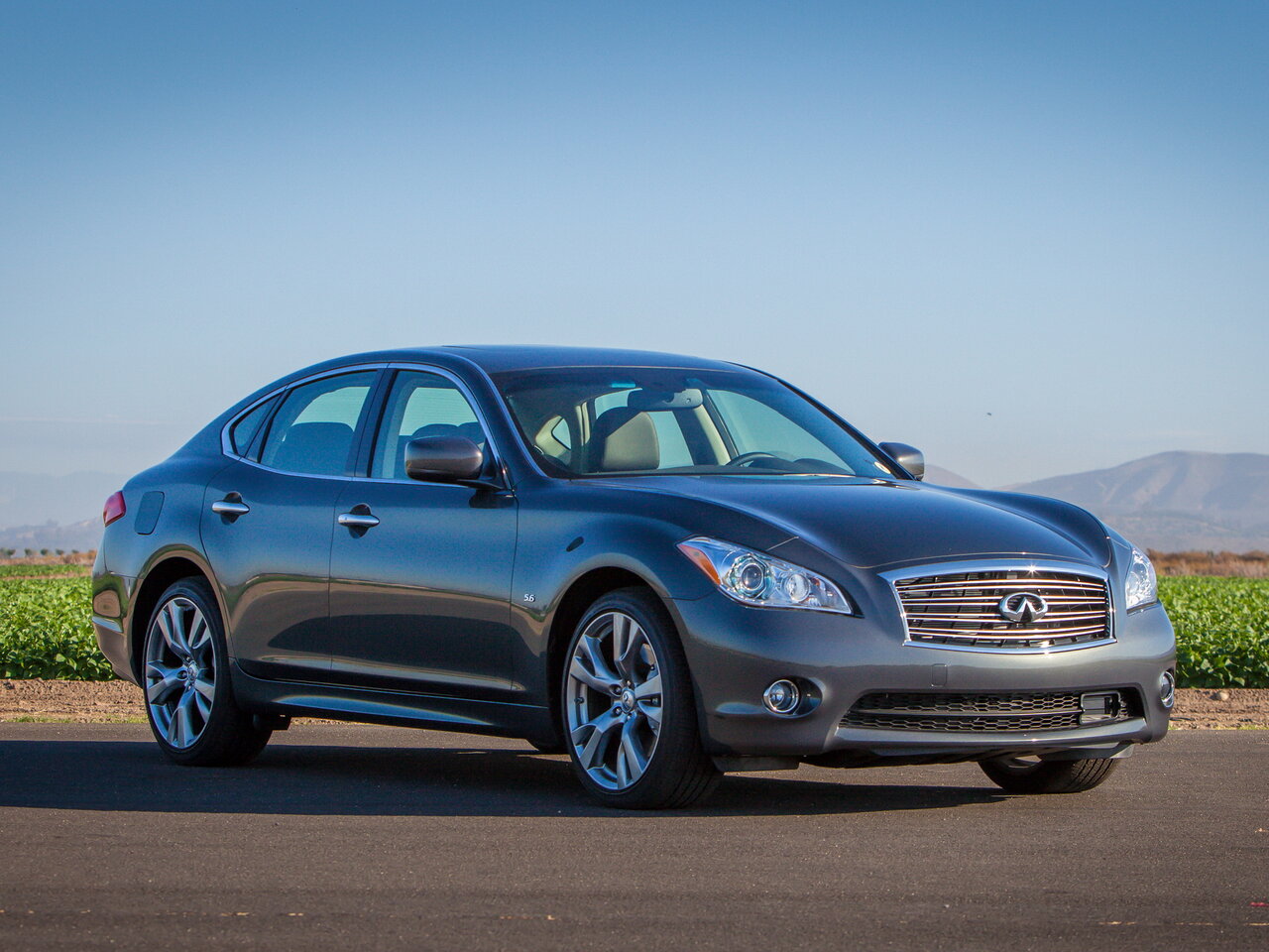 Infiniti Q70
