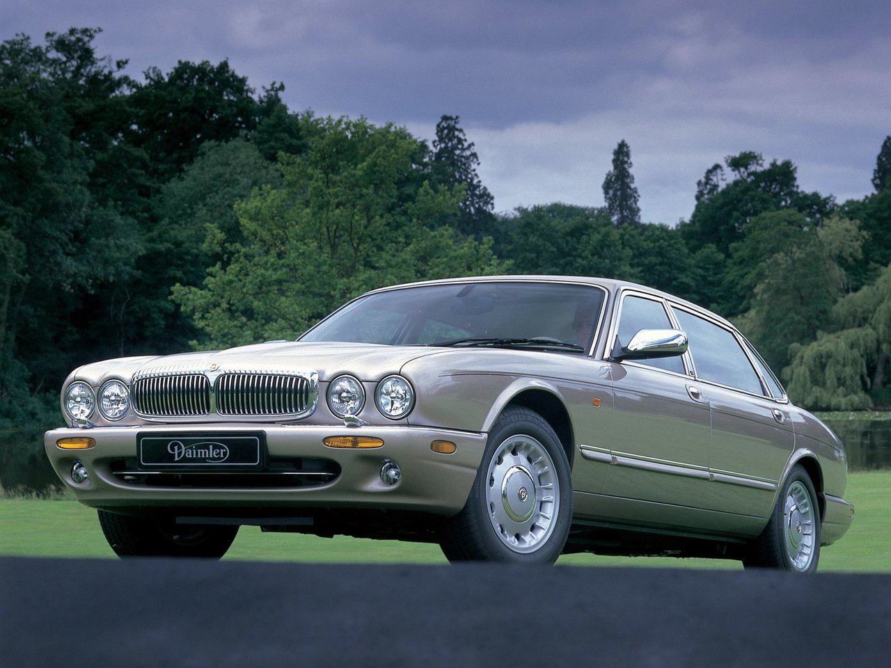 Daimler X308
