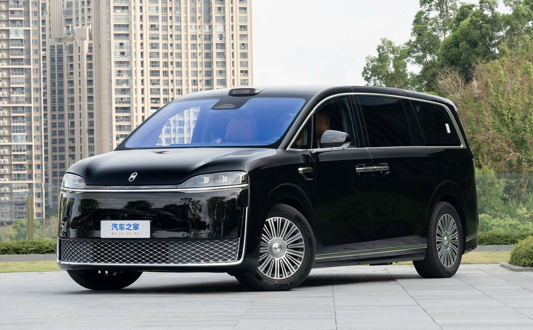 Luxeed V9