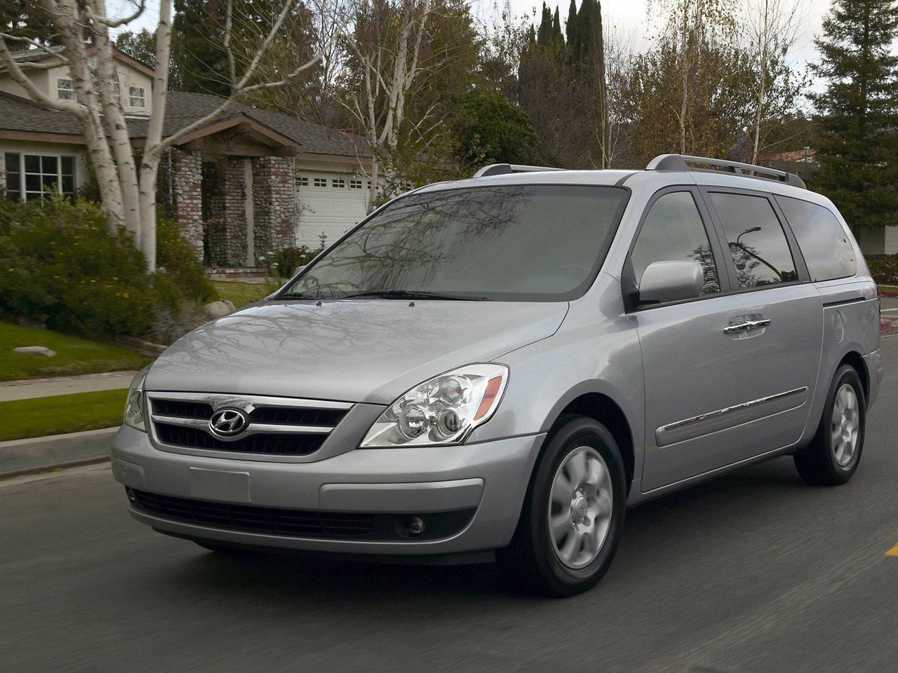 Hyundai Entourage