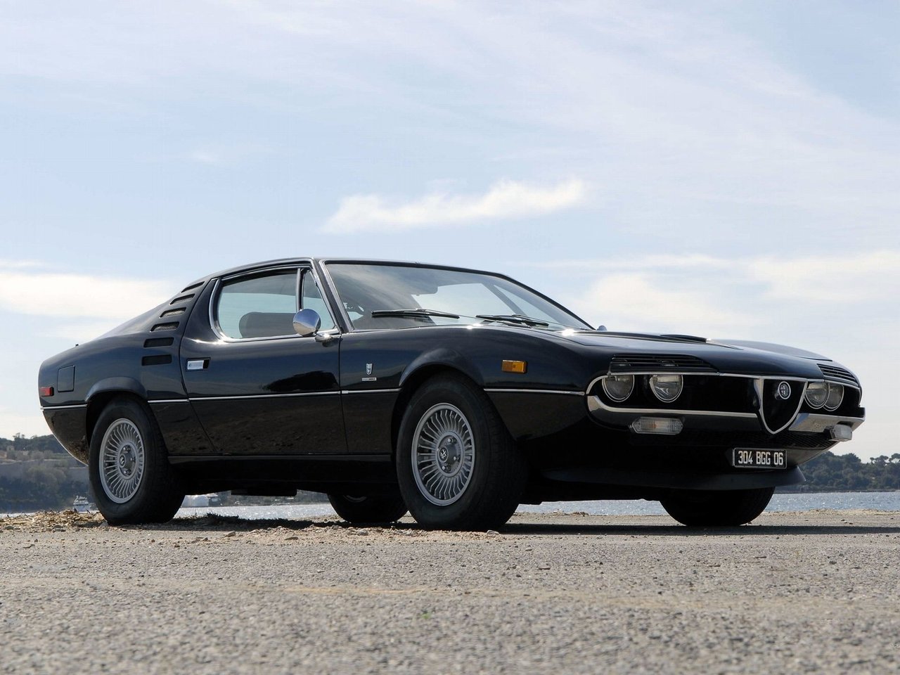 Alfa Romeo Montreal