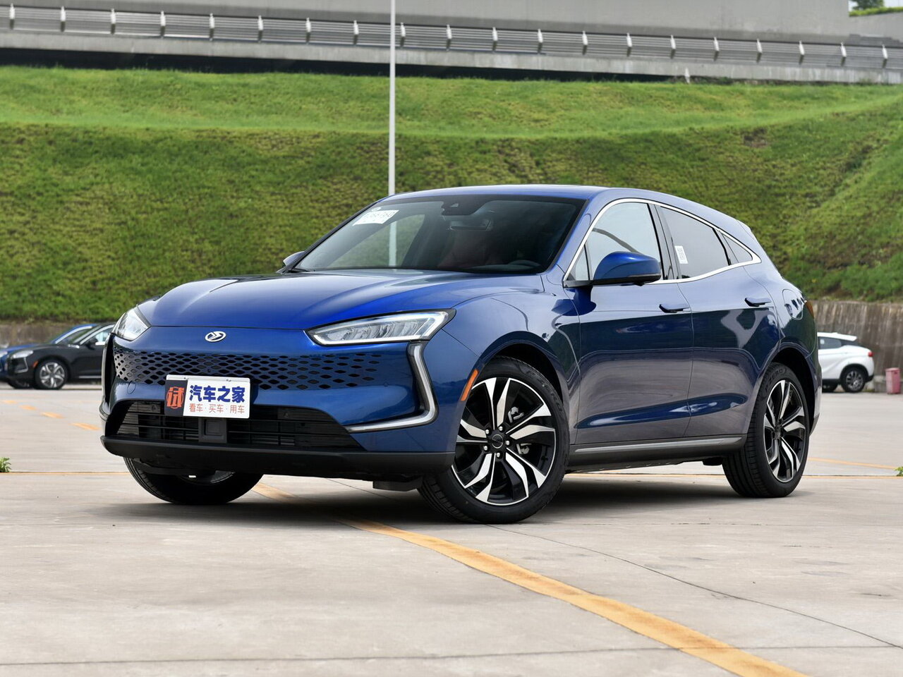 Seres SF5
