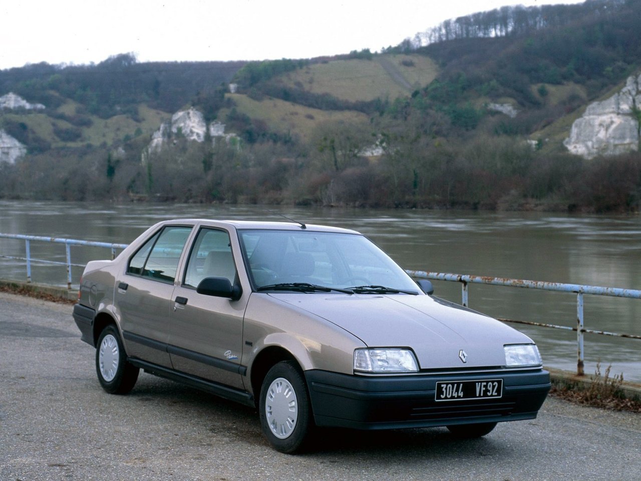 Renault 19