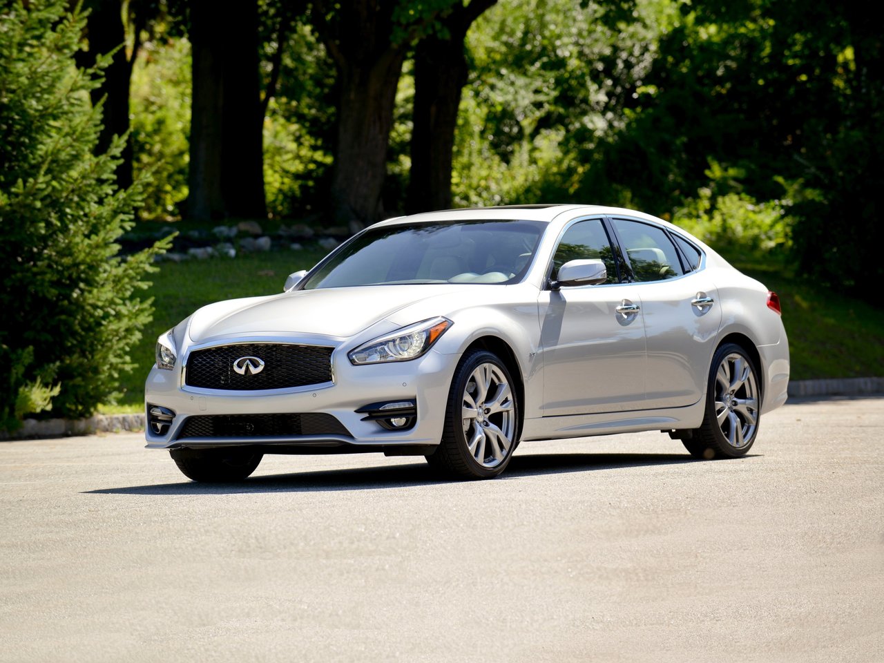 Infiniti Q70