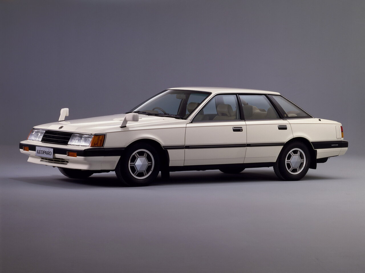 Nissan Leopard