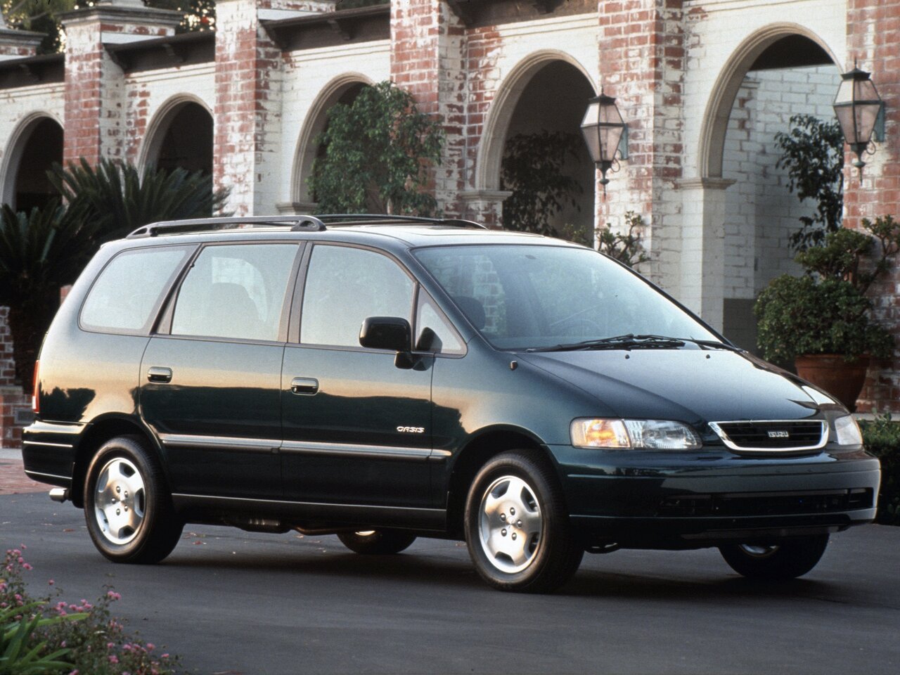 Isuzu Oasis