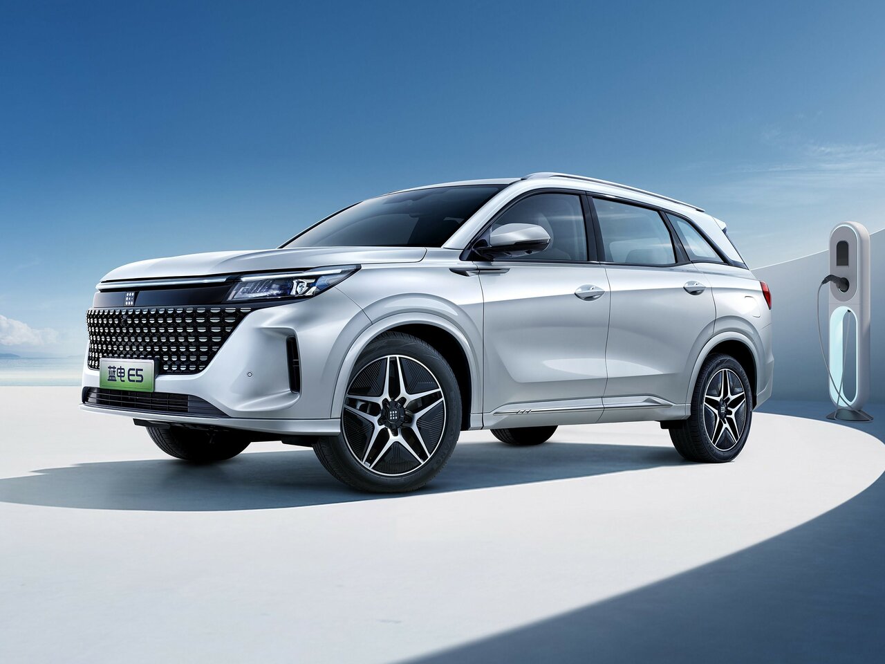 Dongfeng Fengon E5